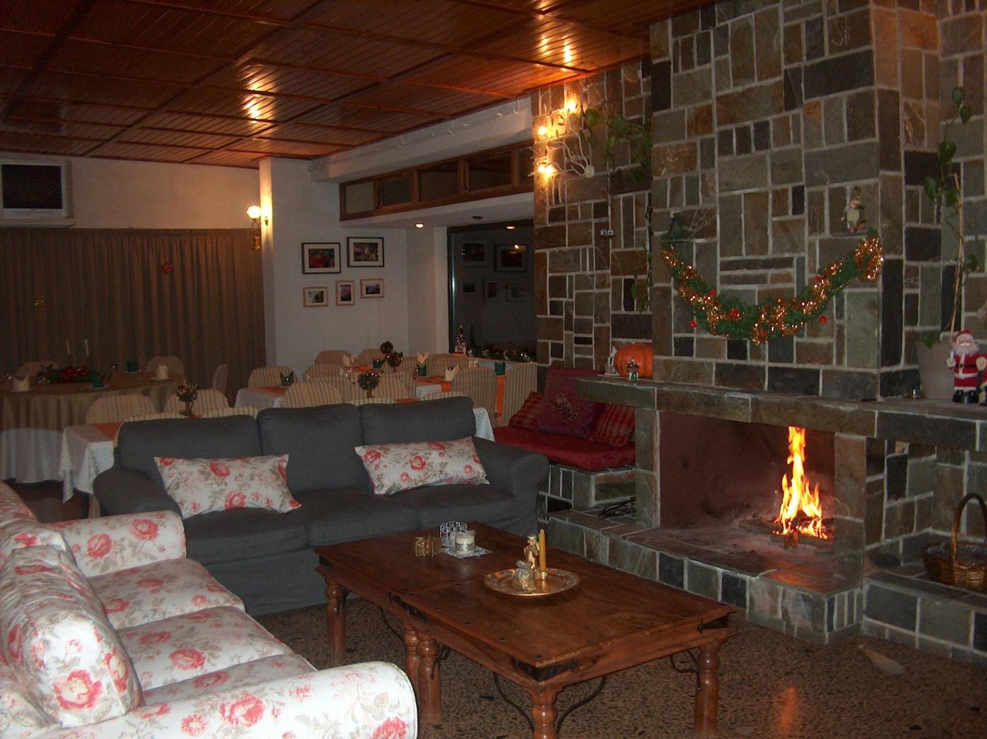 Chrissa Camping Rooms & Bungalows Delphoi Kültér fotó