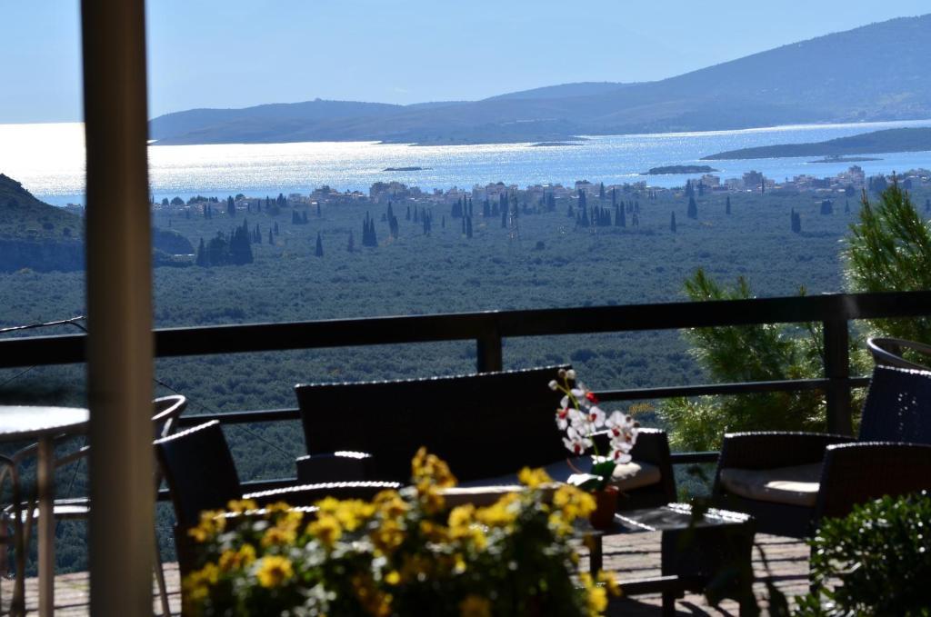 Chrissa Camping Rooms & Bungalows Delphoi Szoba fotó